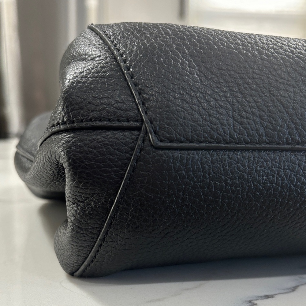 Marc Jacobs Pebbled Black Leather Tote Bag - Picture 4 of 12